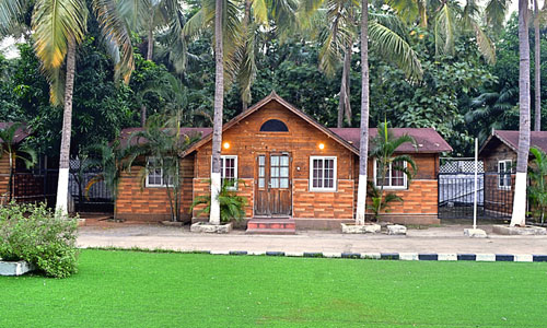 Blue Bay Beach Resort - Mahabalipuram